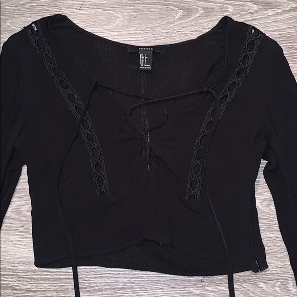 Forever 21 bell sleeve lace top - Picture 2 of 6